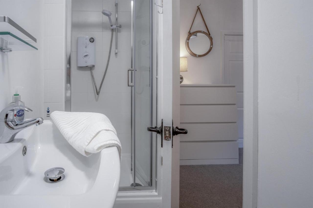 Caleb'S Cottage - 4 Bedroom Cottage - Solva Εξωτερικό φωτογραφία